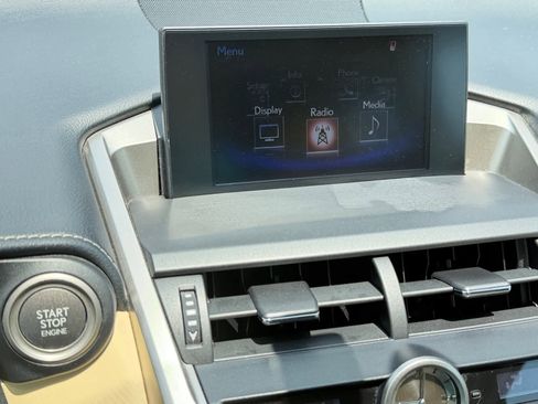 Used 2015 Lexus NX 200t FWD image 25