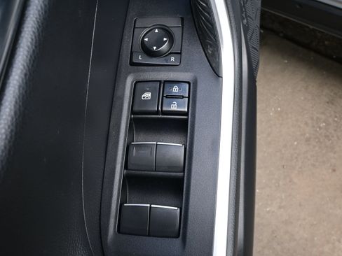 Used 2019 Toyota RAV4 Limited w/ Advanced Technology Package AWD/4WD image 15