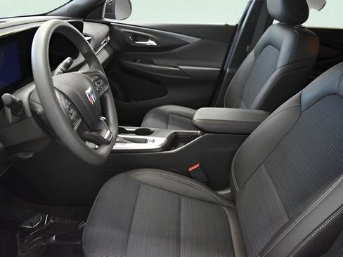 Used 2025 Buick Envista Preferred image 24