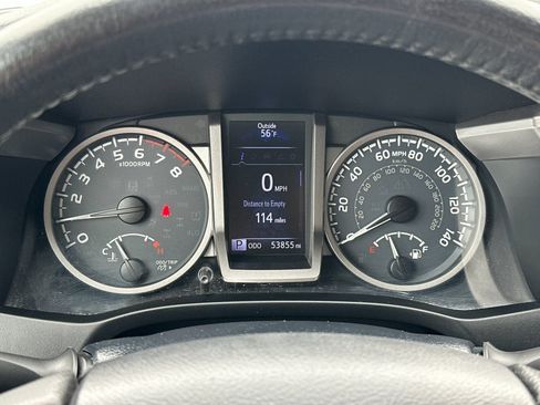 Used 2017 Toyota Tacoma SR5 w/ Tow Package AWD/4WD image 21