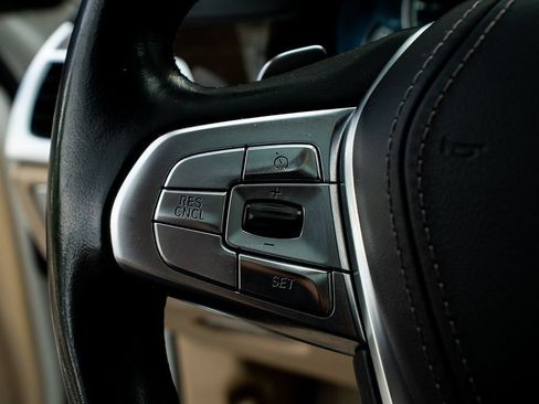 Used 2018 BMW 740i RWD image 26