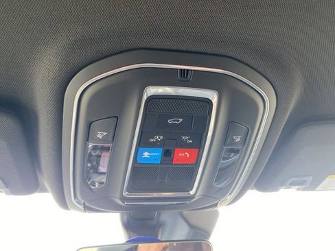 New 2026 Jeep Grand Cherokee Altitude image 19