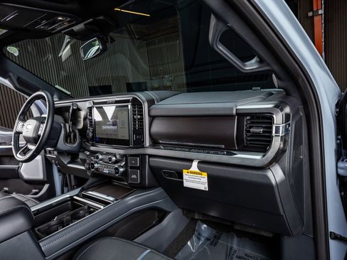 Used 2026 Ford F250 Platinum image 18