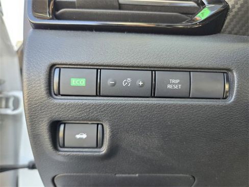 Used 2020 Nissan Sentra SV w/ SV Premium Package image 22