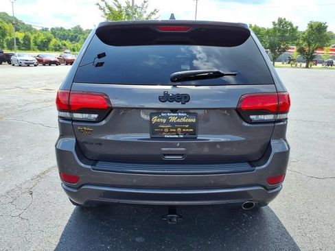 Used 2018 Jeep Grand Cherokee Altitude AWD/4WD image 15