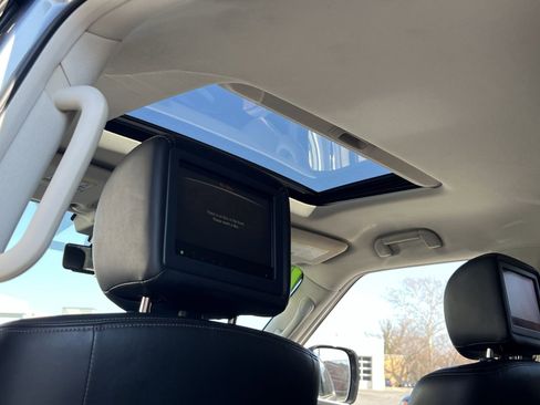 Used 2018 Nissan Armada Platinum w/ Interior Lighting Package image 22