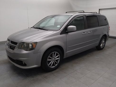 Used 2014 Dodge Grand Caravan R/T image 2