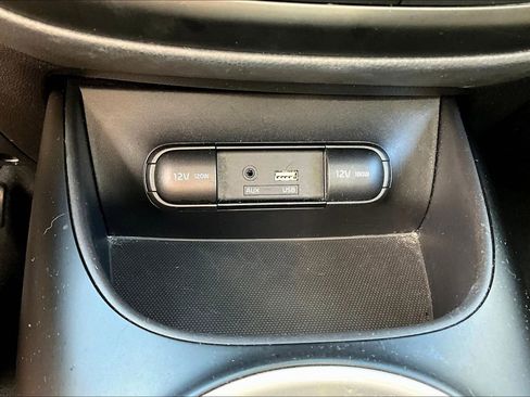 Used 2016 Kia Soul + image 17