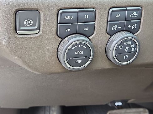 Used 2024 Chevrolet Silverado 2500 LTZ w/ LTZ Premium Package AWD/4WD image 25