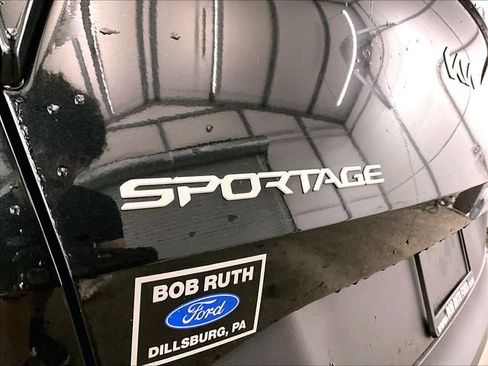 Used 2023 Kia Sportage EX AWD/4WD image 13