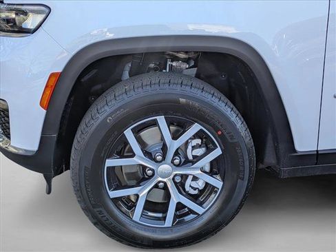 New 2025 Jeep Grand Cherokee L Limited image 10