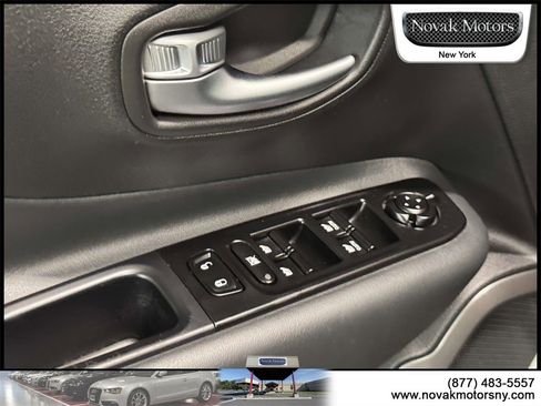 Used 2022 Jeep Renegade Latitude image 14