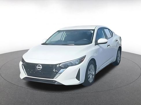 Used 2025 Nissan Sentra S image 4