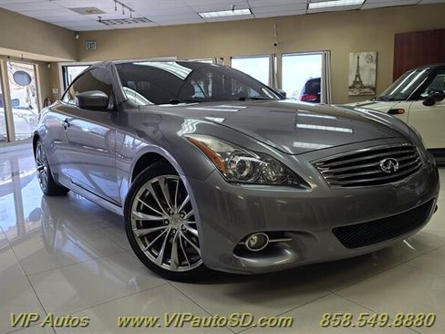 Used 2013 INFINITI G37 Convertible w/ Premium Pkg RWD image 1