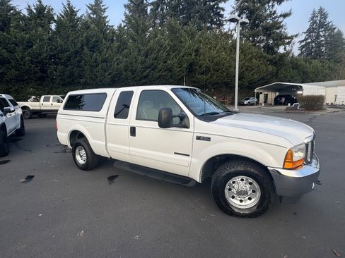 Used 2001 Ford F250 XLT image 2