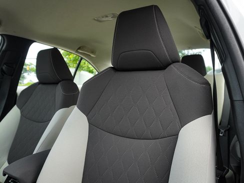 Used 2020 Toyota Corolla LE FWD image 16