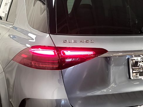 New 2026 Mercedes-Benz GLE 450 4MATIC image 9