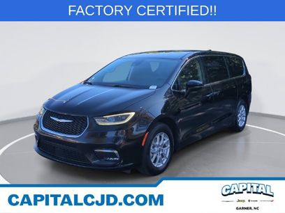 Certified 2024 Chrysler Pacifica Touring-L