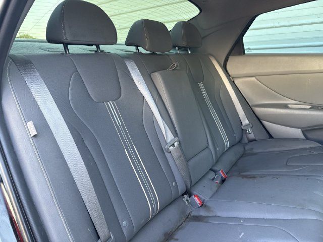 Used 2025 Hyundai Elantra SEL FWD image 28