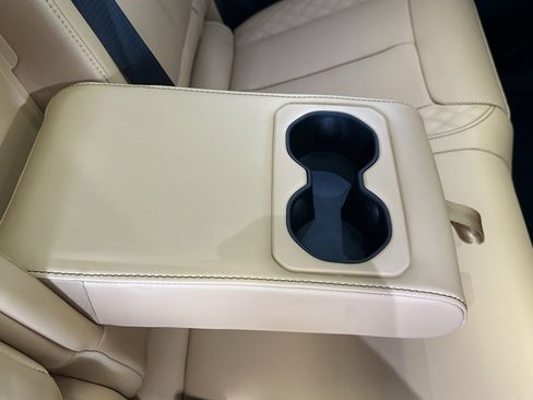 New 2025 Jeep Grand Cherokee Summit w/ Luxury Tech Group V image 16