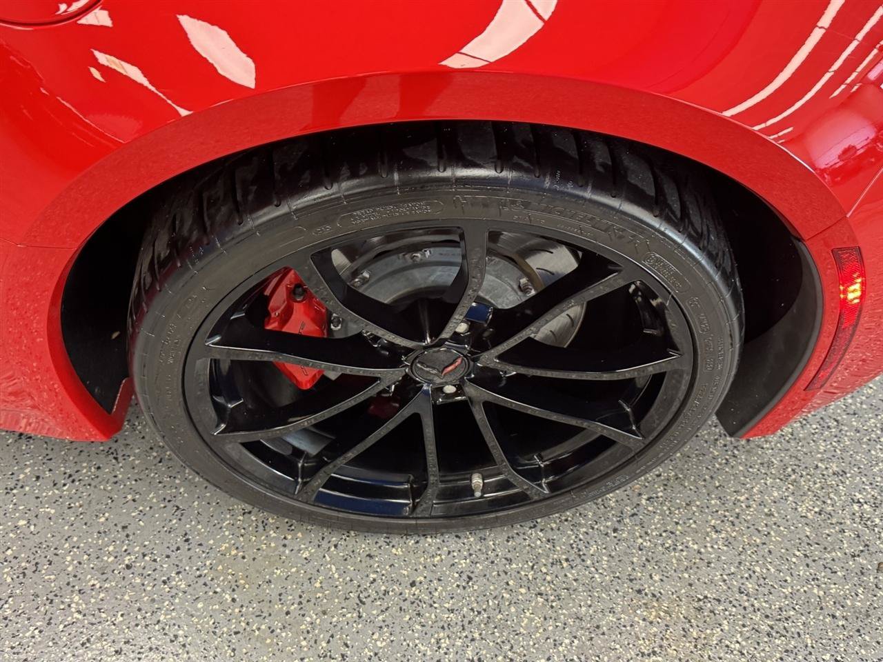Used 2019 Chevrolet Corvette Grand Sport w/ Carbon Flash Badge Package RWD image 30