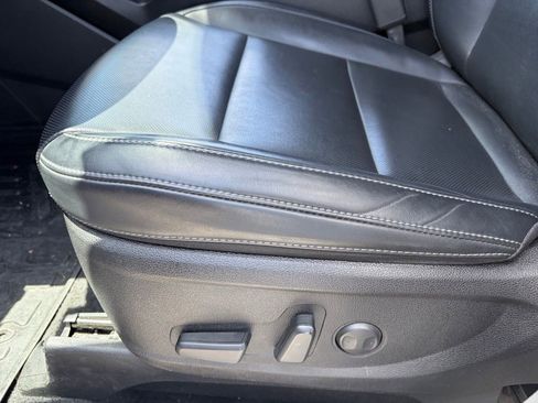 Used 2024 Kia Telluride S FWD image 5