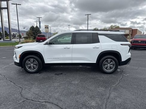Used 2026 Chevrolet Traverse LT AWD/4WD image 4