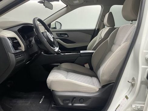 Used 2022 Nissan Rogue SV image 24