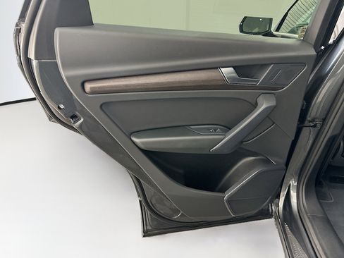 Used 2023 Audi Q5 2.0T Premium w/ Convenience Package AWD/4WD image 28