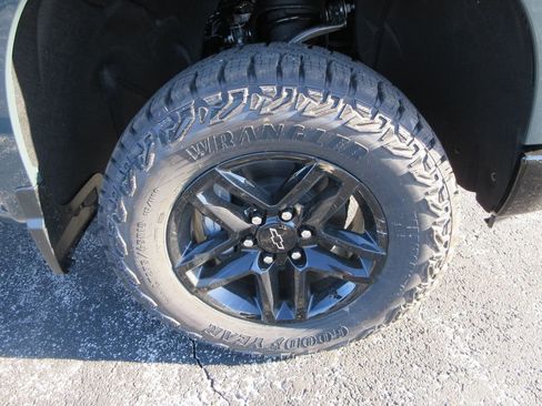 New 2026 Chevrolet Silverado 1500 Custom Trail Boss AWD/4WD image 9