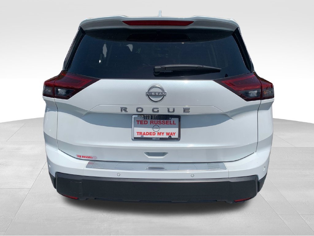 Certified 2025 Nissan Rogue SV FWD image 5
