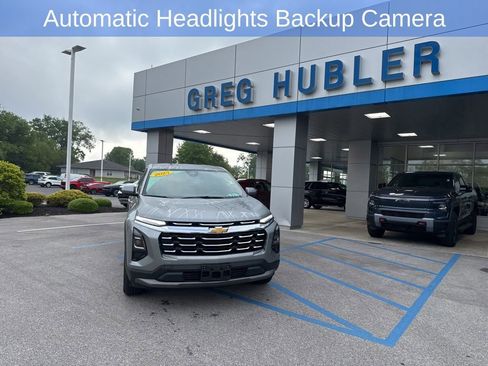Used 2025 Chevrolet Equinox LT AWD/4WD image 3