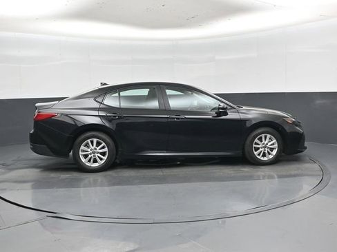 Used 2025 Toyota Camry LE image 2