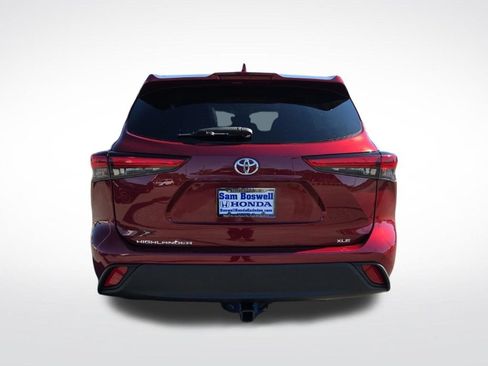 Used 2020 Toyota Highlander XLE FWD image 5
