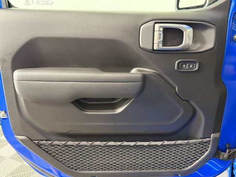 Used 2026 Jeep Wrangler Sport AWD/4WD image 11