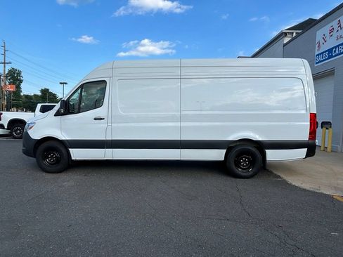 Used 2025 Mercedes-Benz Sprinter 2500 image 4