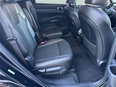 Used 2025 Kia Sorento EX w/ Panoramic Sunroof Package FWD image 26