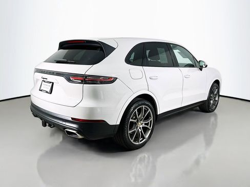 Certified 2022 Porsche Cayenne AWD/4WD image 9