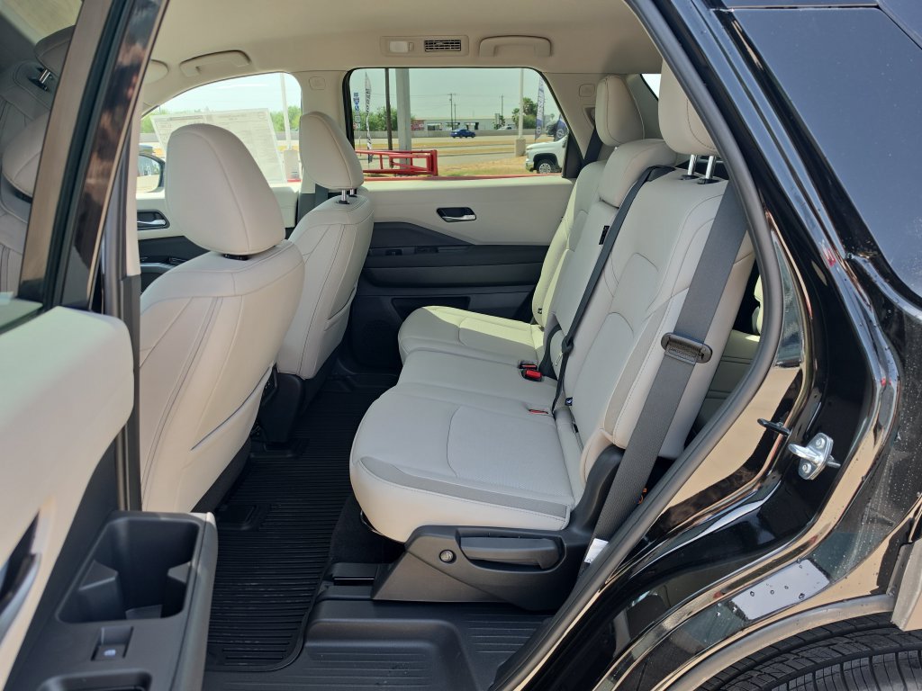 New 2026 Nissan Pathfinder SL FWD image 26