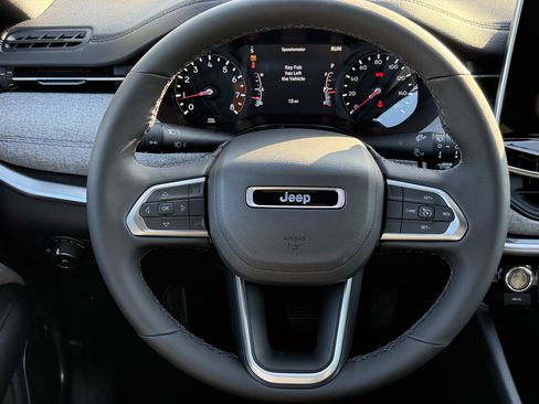 New 2026 Jeep Compass Latitude image 12