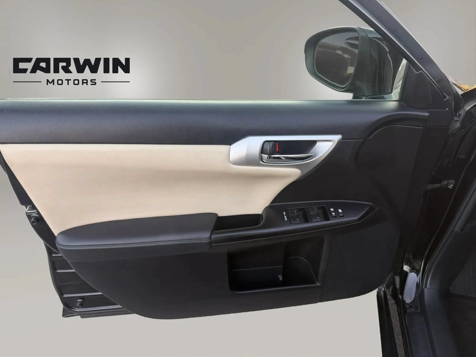 Used 2013 Lexus CT 200h w/ Premium Pkg w/Navigation FWD image 9