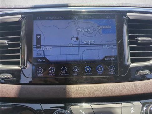 Used 2017 Chrysler Pacifica Touring-L Plus w/ Tire & Wheel Group image 19