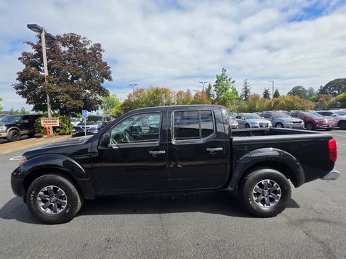Used 2016 Nissan Frontier SV AWD/4WD image 2