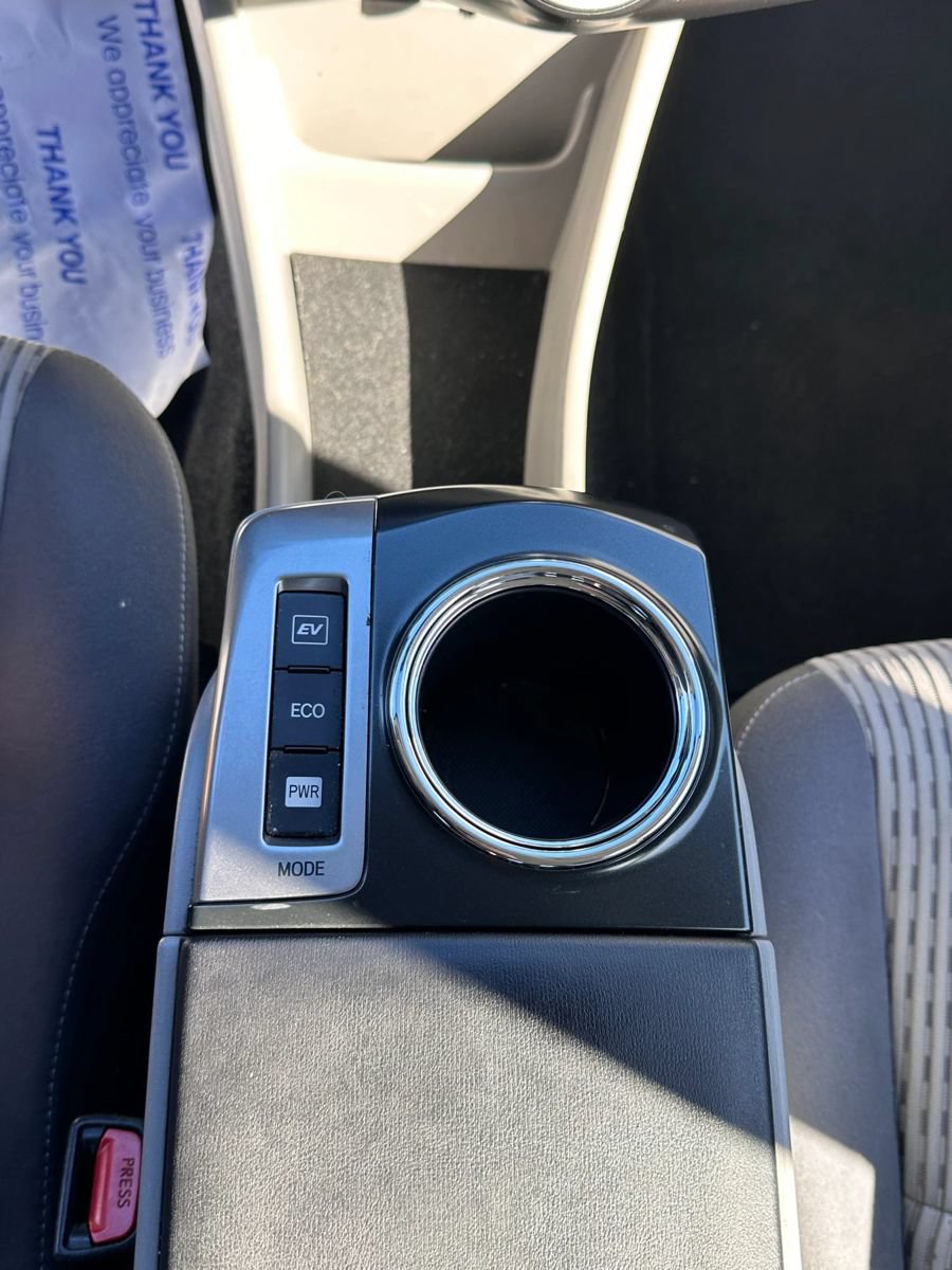 Used 2017 Toyota Prius V Two w/ Carpet Mat Package FWD image 8