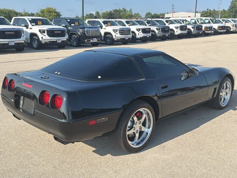 Used 1996 Chevrolet Corvette Coupe RWD image 8