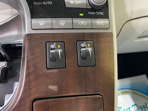 Used 2010 Toyota Venza AWD w/ Premium Pkg #2 image 16