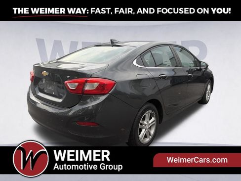 Used 2018 Chevrolet Cruze LT w/ Convenience Package FWD image 5