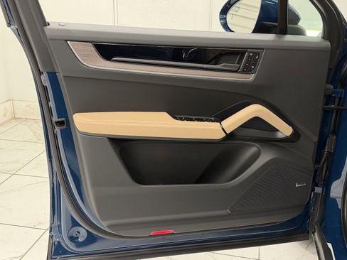 New 2026 Porsche Cayenne image 27