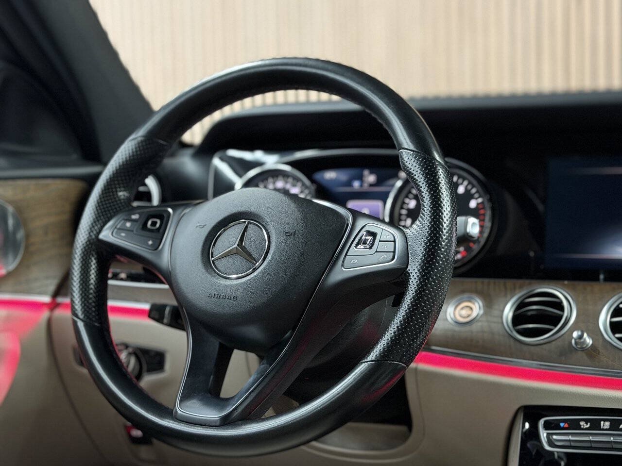 Used 2017 Mercedes-Benz E 300 4MATIC image 24