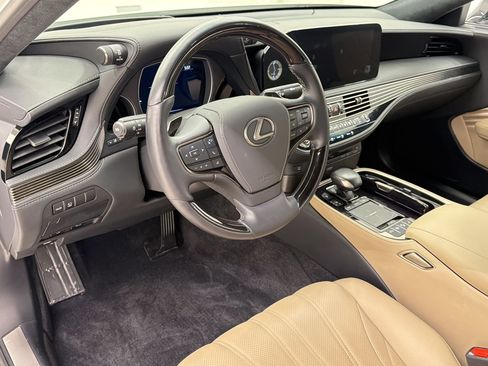Used 2022 Lexus LS 500 w/ Interior Upgrade Package RWD image 4